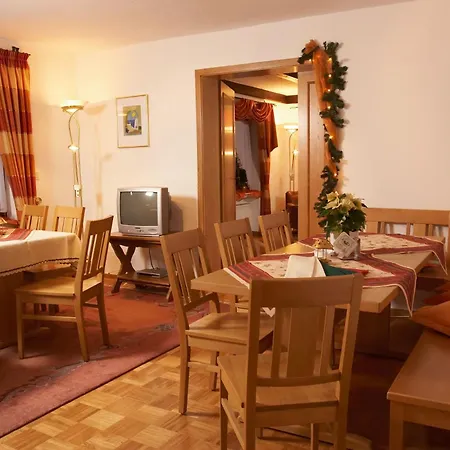 Fuer 11 Personen Und 1 Kind Сasa de vacaciones
